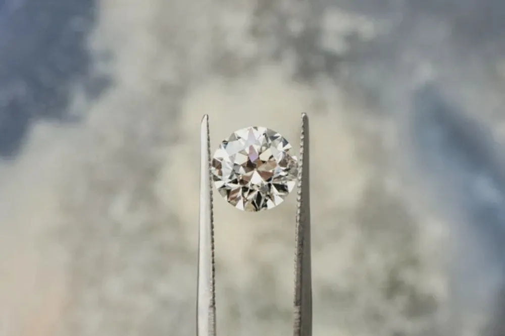 Understanding the Differences Between Natural Diamonds, Lab-Grown Diamonds, and Simulants