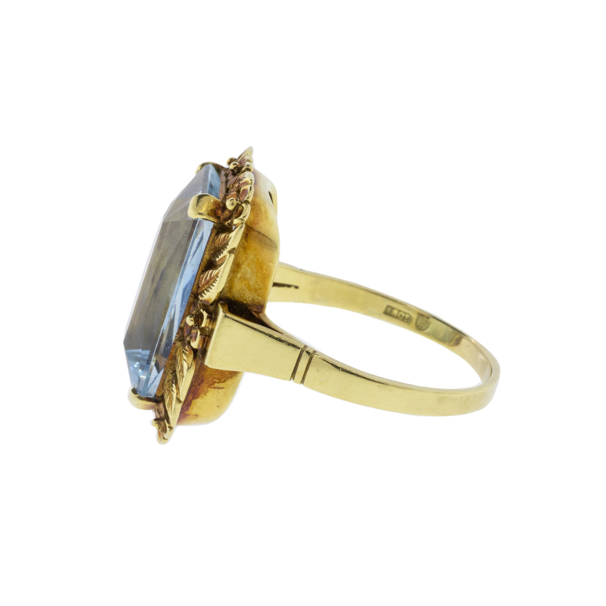 18K Yellow Gold 9.30ct Emerald-Cut Aquamarine Ring