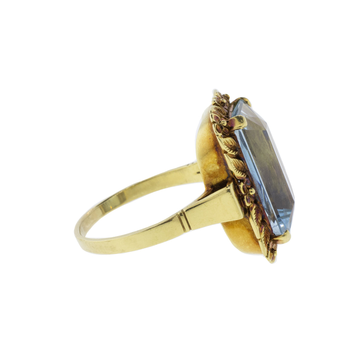 18K Yellow Gold 9.30ct Emerald-Cut Aquamarine Ring