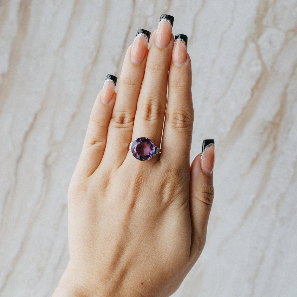 18K White Gold Amethyst Solitaire Ring