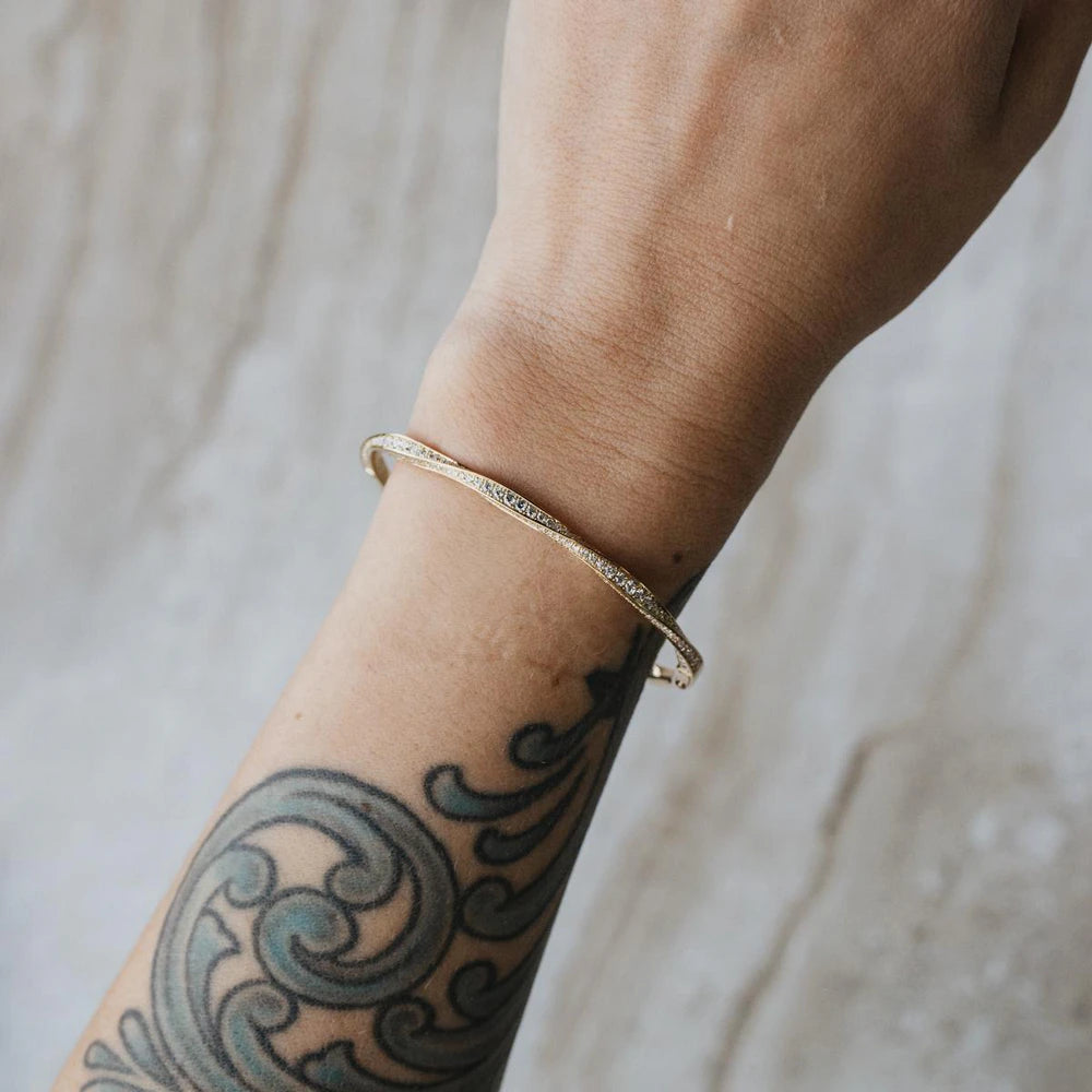 18K Yellow Gold Graff Diamond Hinge Bangle Bracelet