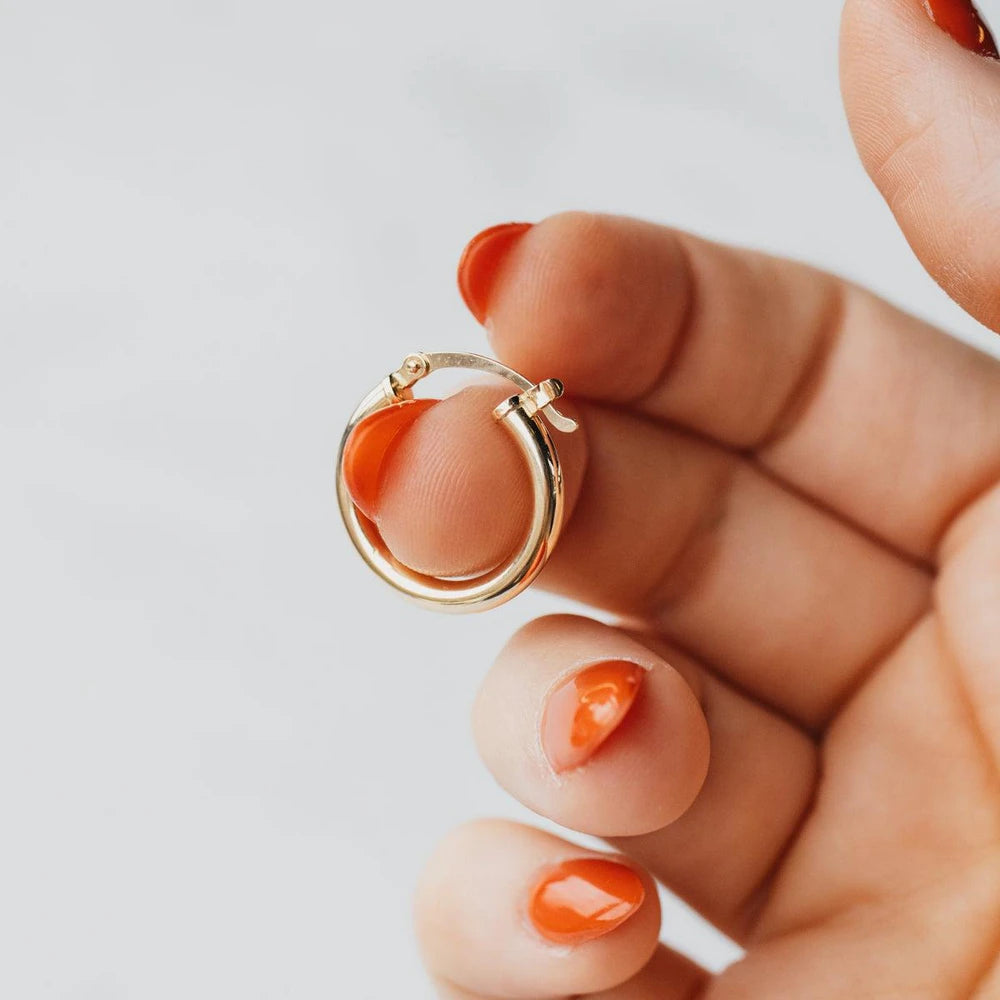 14K Yellow Gold Hollow 22mm Hoop Earrings