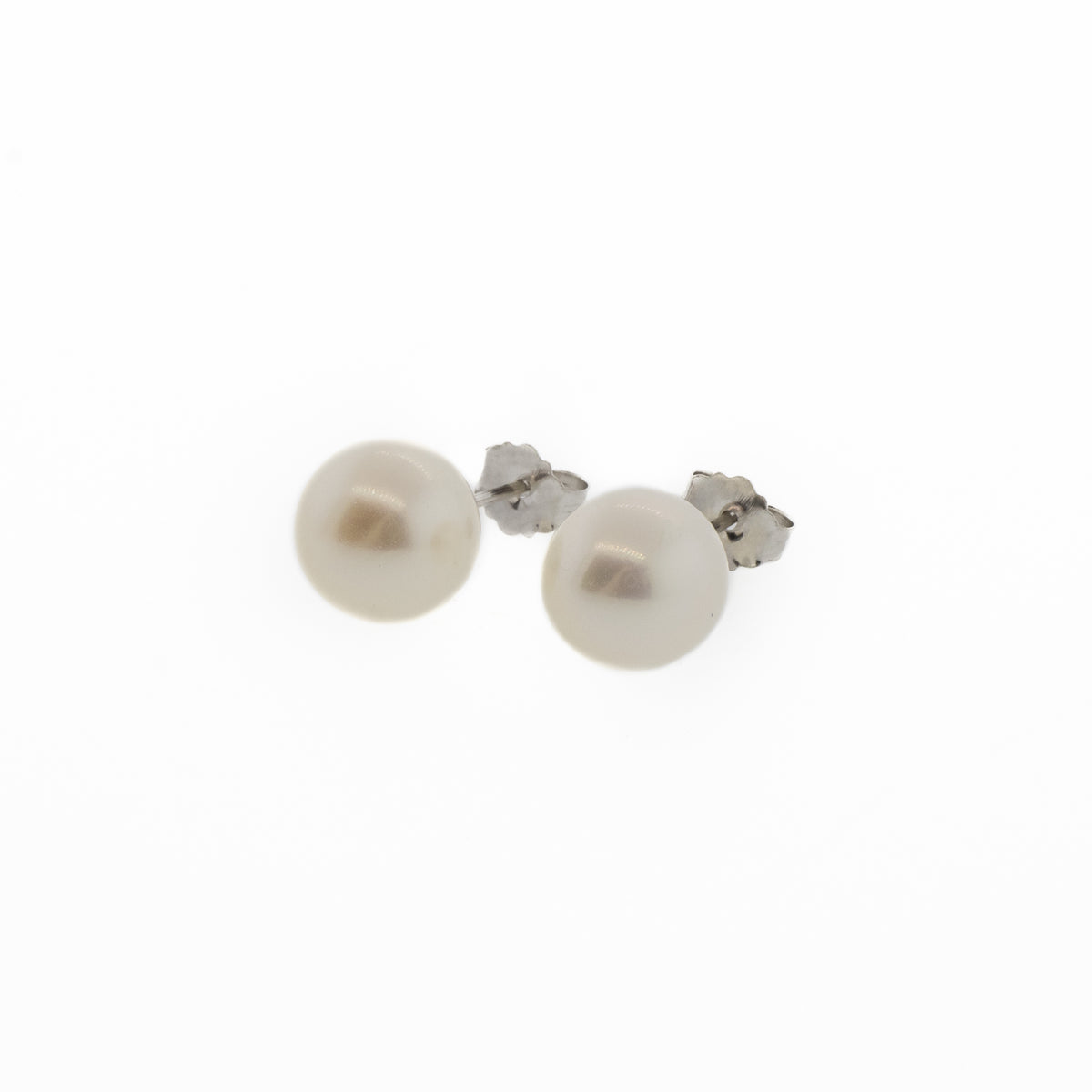 Round White Freshwater Pearl Stud Earrings