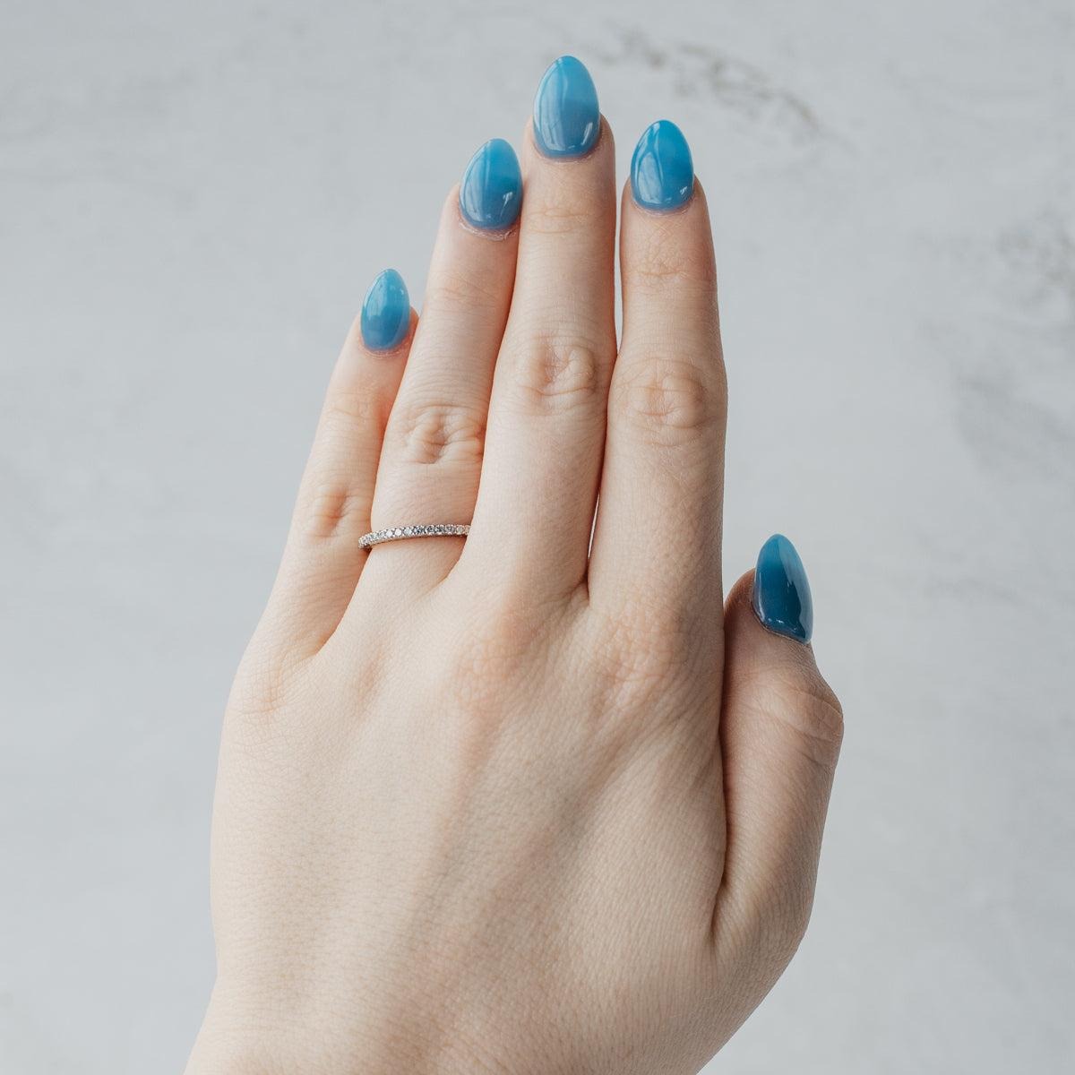 18k Tall & Slender Diamond Anniversary Band