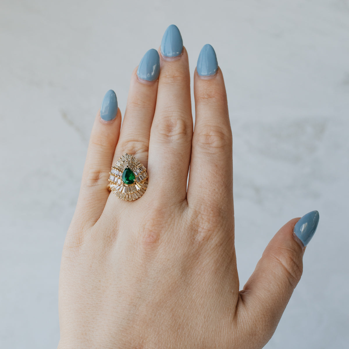 18K Yellow Gold Pear Cut Emerald & Diamond Cluster Cocktail Ring