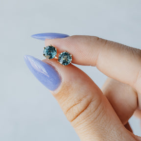 6-Prong Teal Sapphire Stud Earrings