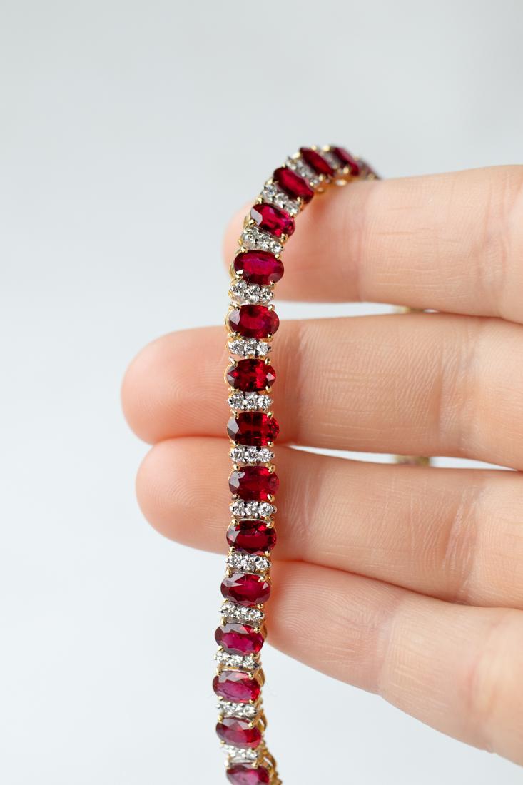 18k Gold 34.66ctw Ruby and Diamond Necklace