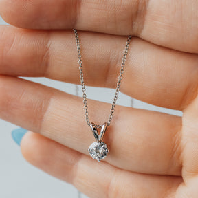 Classic Round Brilliant Diamond Pendant Necklace