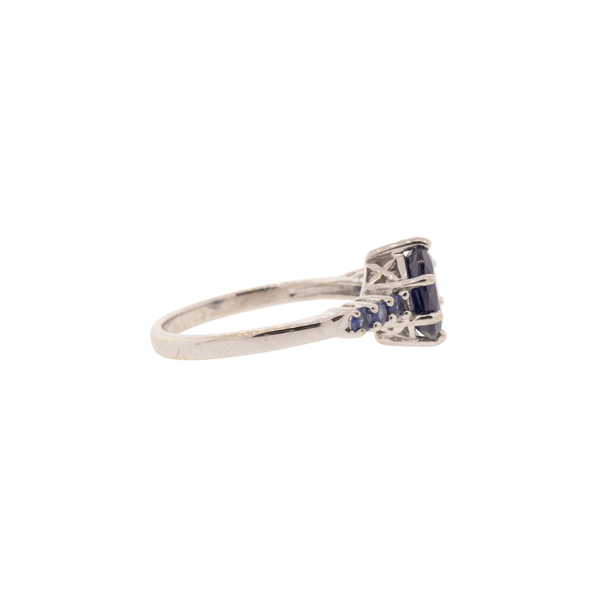 14K White Gold Oval Dark Blue Sapphire Ring