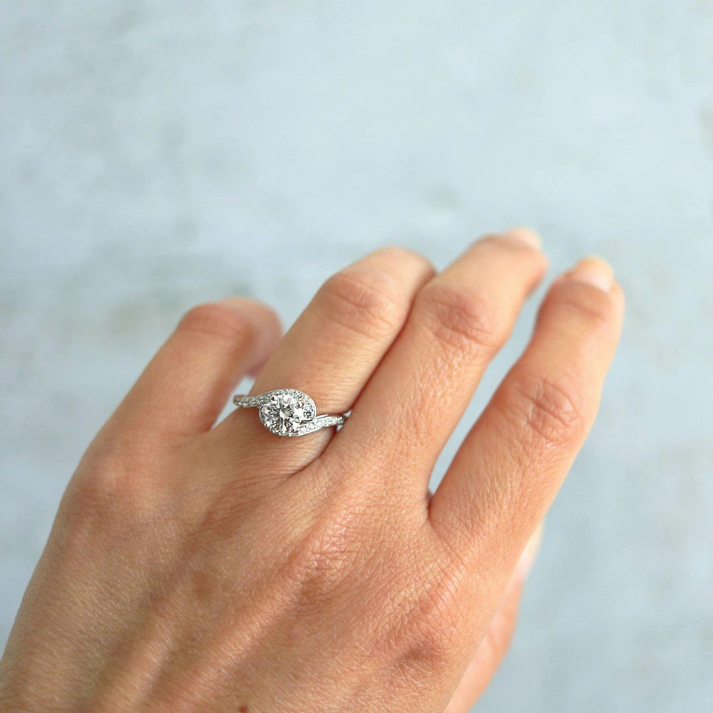 Round Brilliant Cut Diamond Bypass Swirl Ring