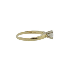 Two-Toned Round Brilliant Diamond Ring