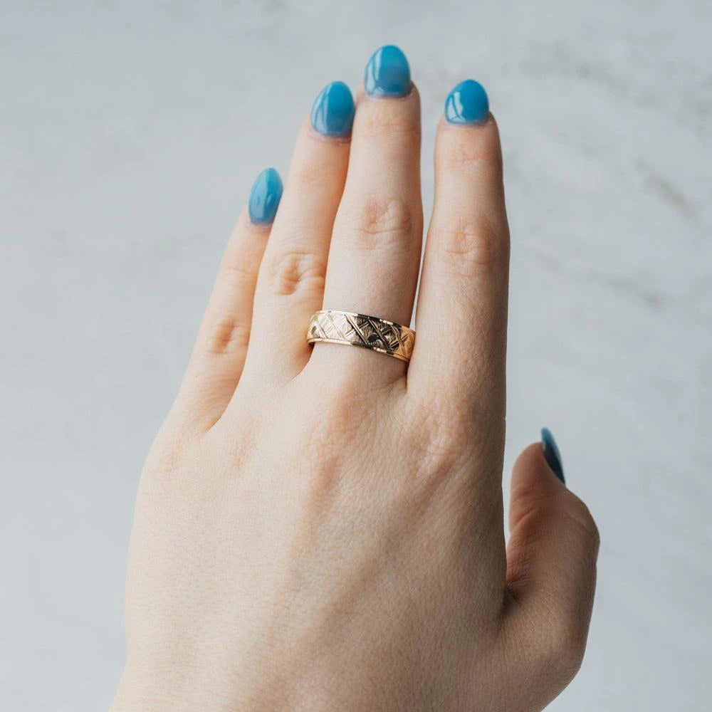 14k Yellow Gold Beveled Edge Etched Band