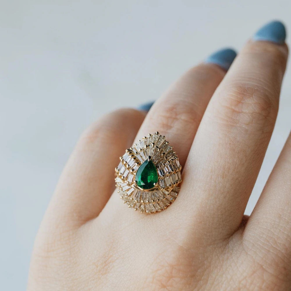 18K Yellow Gold Pear Cut Emerald & Diamond Cluster Cocktail Ring