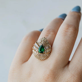 18K Yellow Gold Pear Cut Emerald & Diamond Cluster Cocktail Ring