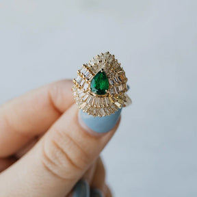 18K Yellow Gold Pear Cut Emerald & Diamond Cluster Cocktail Ring
