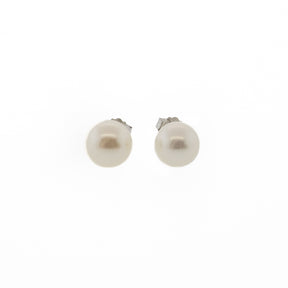 Round White Freshwater Pearl Stud Earrings