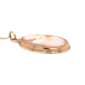 Yellow Gold Shell Cameo Pendant Necklace